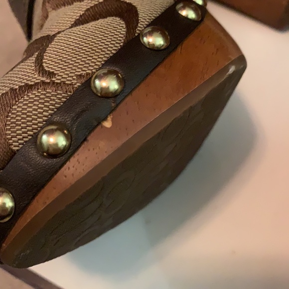 Coach Willow heels with signature “C” design - Picture 8 of 10